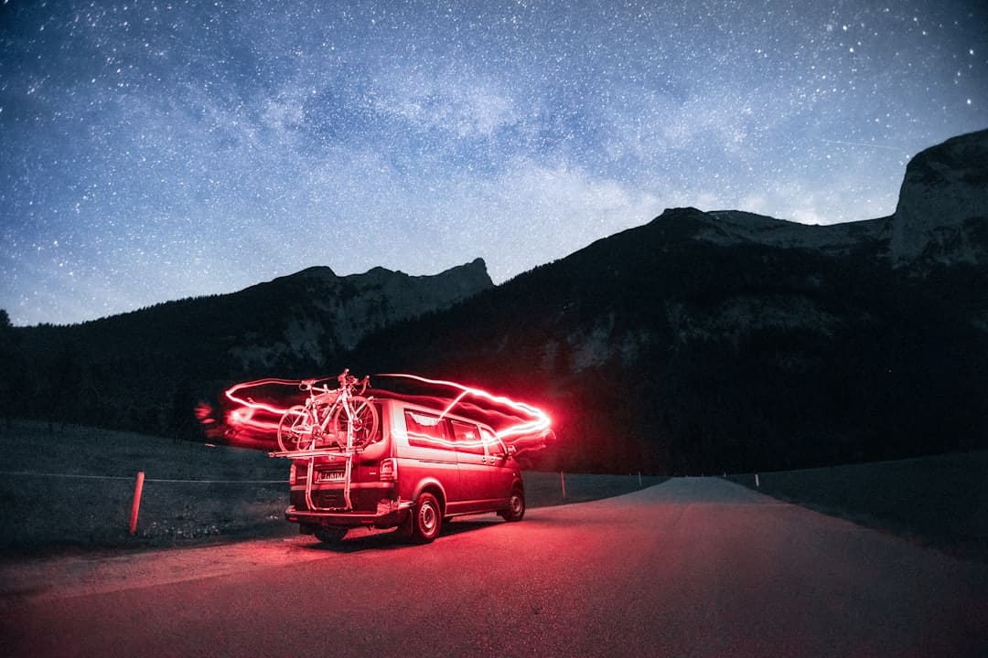 暑期“旅行专列”，让远方有景更有诗意